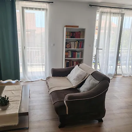Nea Biograd Na Moru